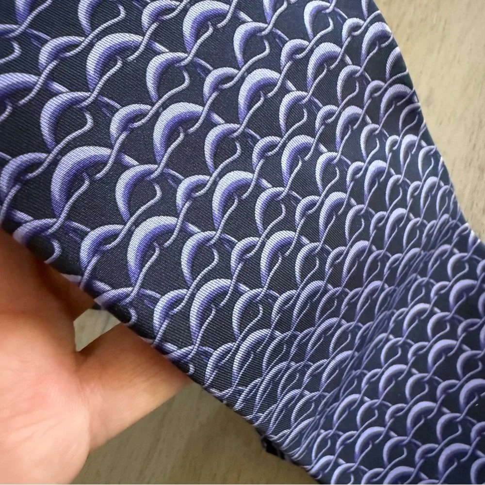 GUCCI Men’s Luxury 100% Silk Classic Tie Chain Print Purple & Navy Made In Italy